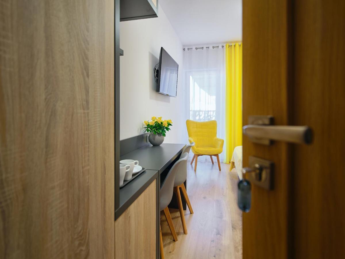 Villa Leba Pokoje & Apartamenty Buitenkant foto